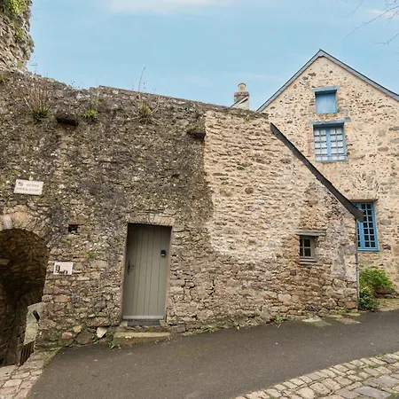 La Poterne Wifi - Terrasse Hébergement de vacances Sainte-Suzanne (Mayenne)